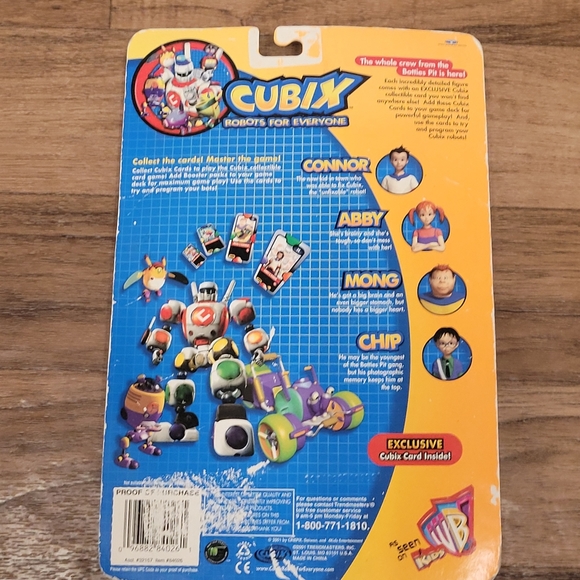 Cubix Robots for Everyone CONNOR Action Figure Toy - Picture 4 of 4